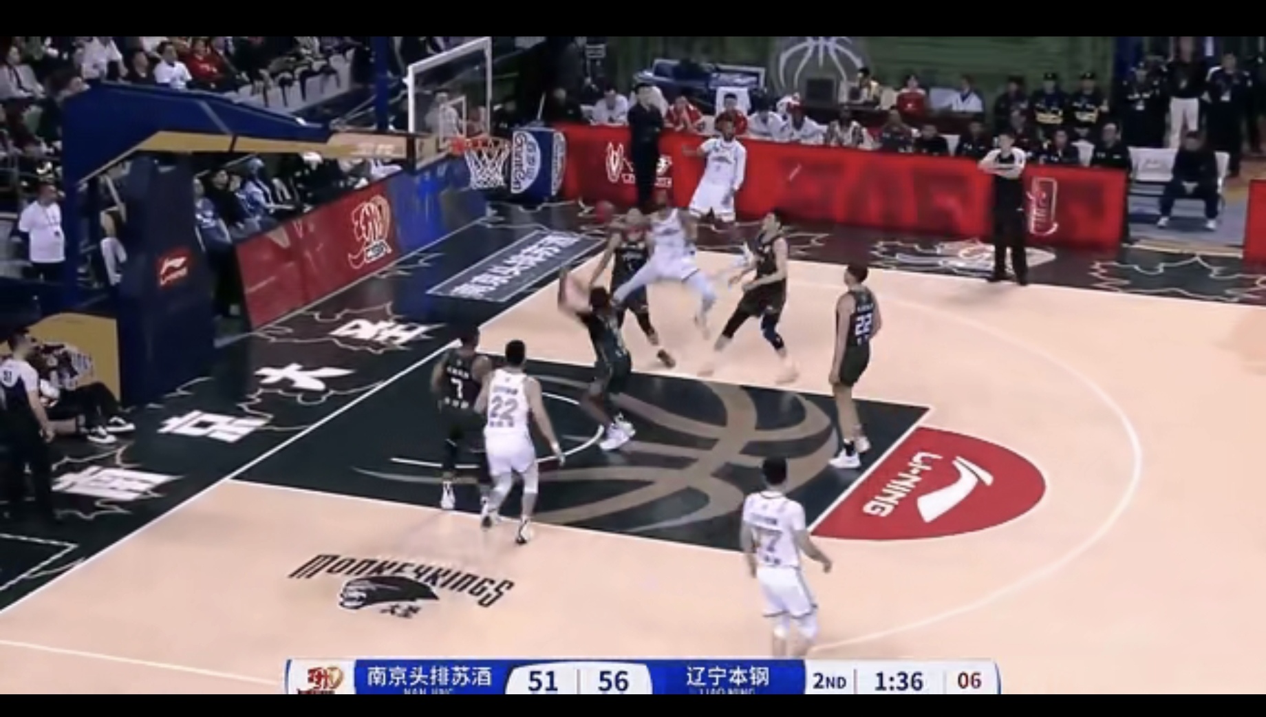 【比赛策略】如何布置攻守转换？顶尖运动员的战术揭秘