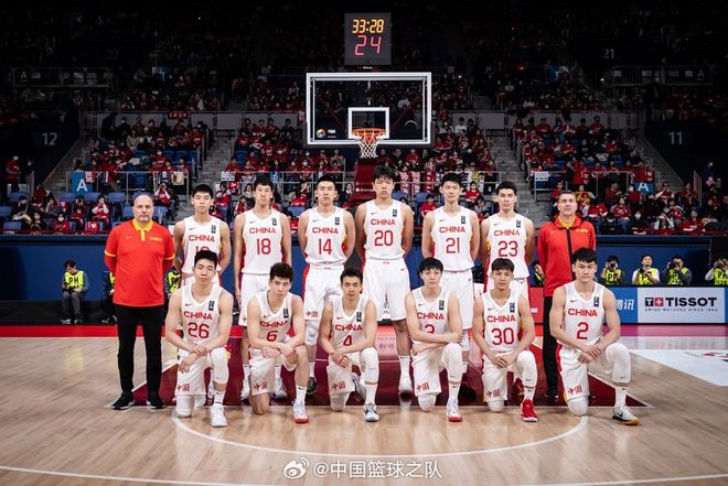 中国篮球运动员代表国家参加奥运会，创造佳绩