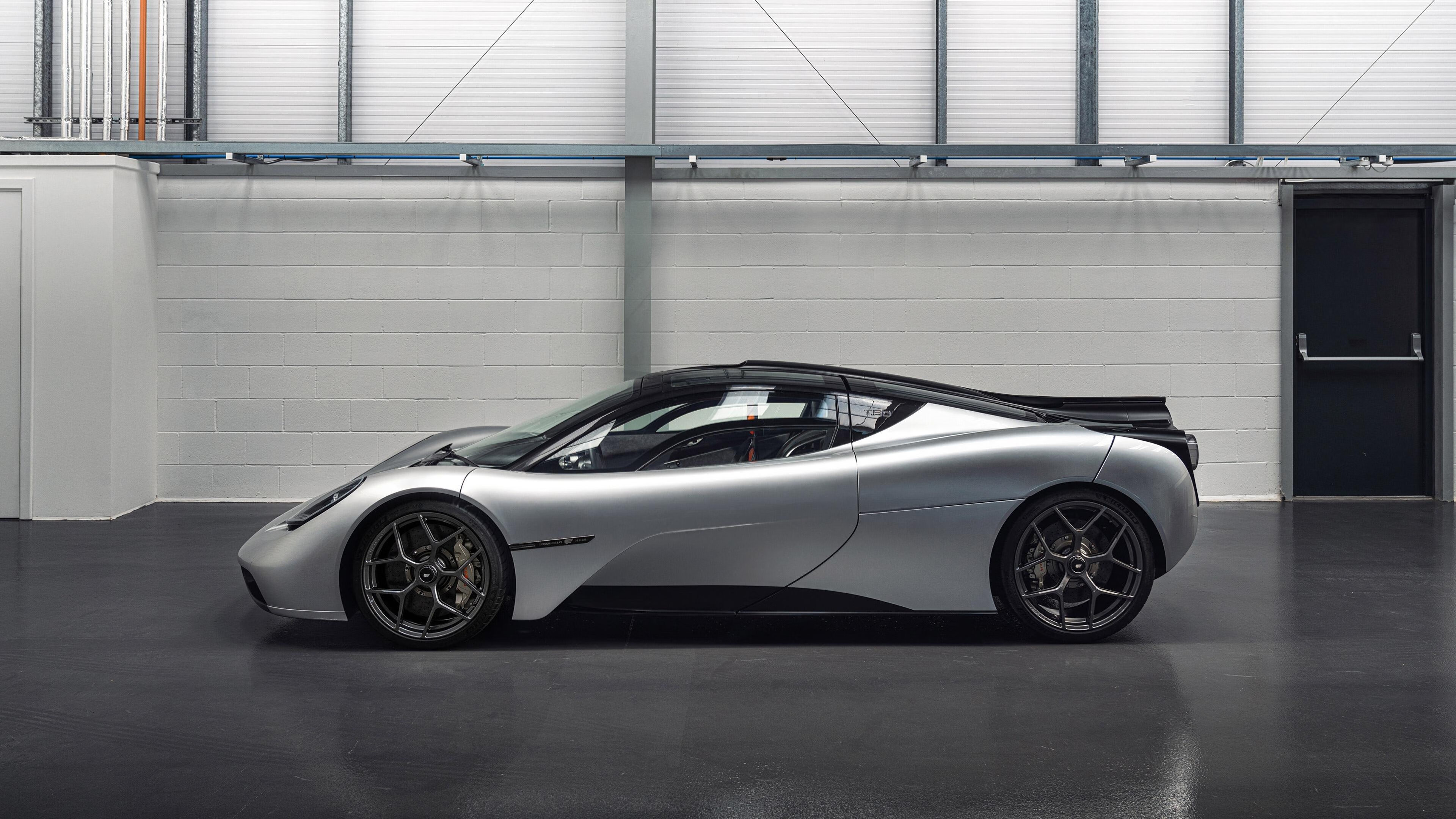 猛龙大胜灰熊，伦纳德风采再现成就王者，猛龙官方致敬伦纳德视频