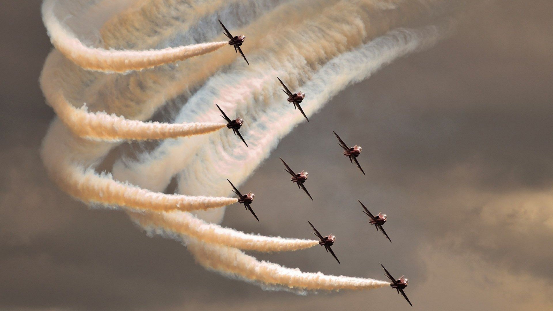 俱乐部人员流动管理机制缺口大，俱乐部人员管理制度