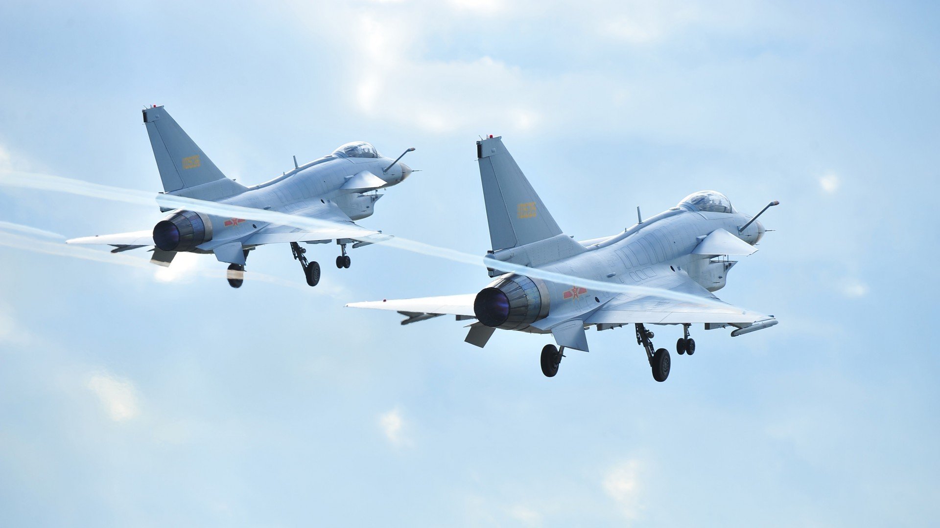 外教风格与球队文化适应难度大,外教团队对训练的要求很高