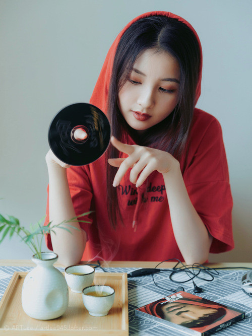 塞尔维亚男篮在欧洲锦标赛中冲击金牌，实力强劲