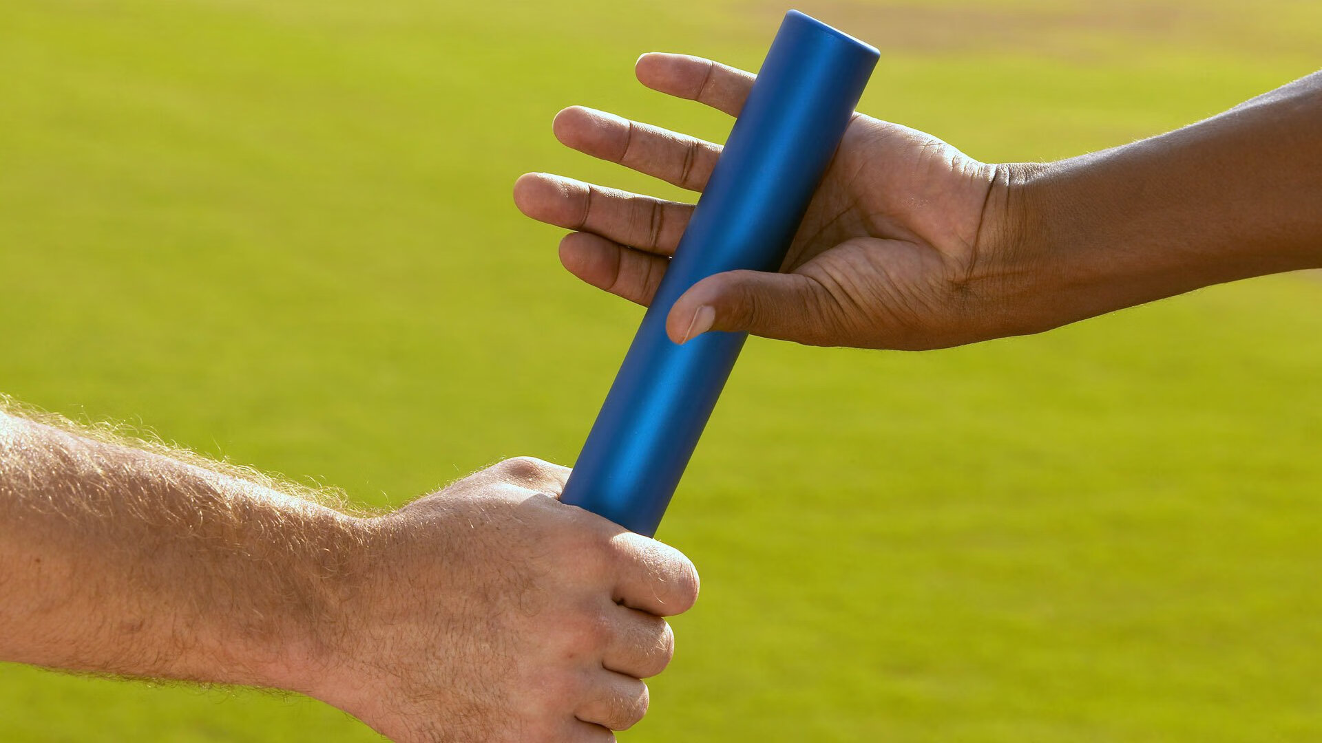 AYX体育-青少年足球赛场“云端直播+全景回放”模式开启新纪元，足球青少年赛事